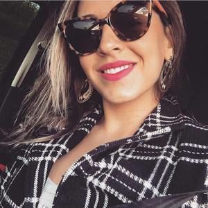 Meet your Posher, Carolina